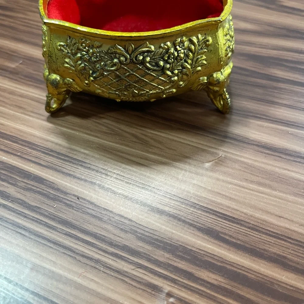 Vintage‎ ornate metal trinket box made in Japan elephant footed decoration